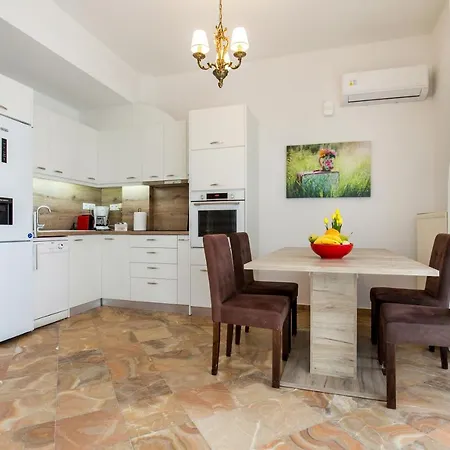 Onarhome Potos Exterior photo